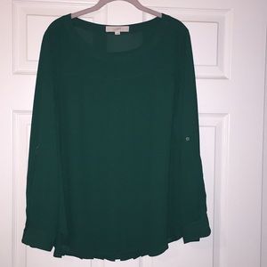 Loft pleated back top with tab sleeves